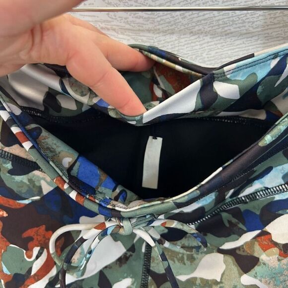 Free People Movement Daybreak Green Camo Reversible Bike Shorts Size XS - Picture 4 of 9